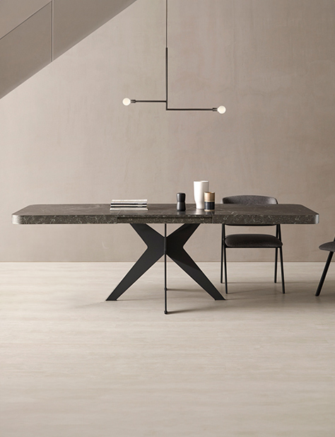 Recibidor de madera con caj&oacute;n abierto y decoraci&oacute;n minimalista. Dise&ntilde;o moderno de Muebles Lara